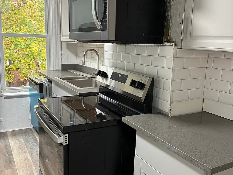 9 Benkard Ave #2 — Photo 4