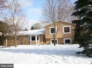 7098 Sunrise Dr, Lino Lakes, MN 55014