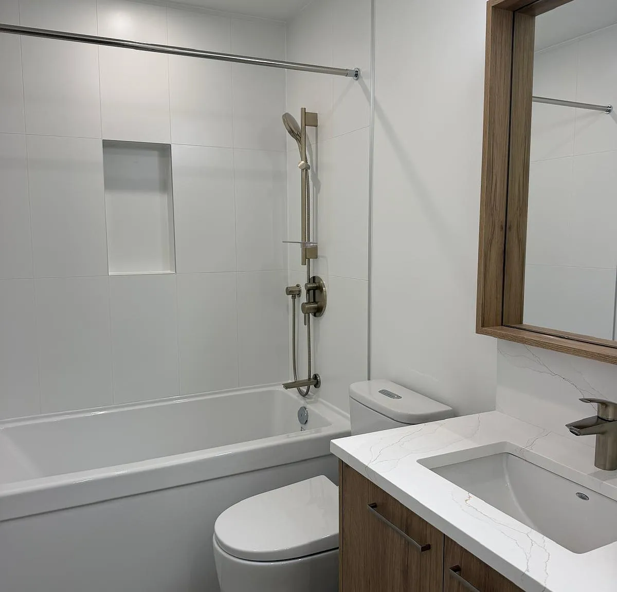 2 bed, 725 sqft, $2,700 — Photo 3