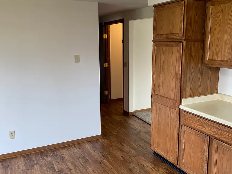 543 Ashbury Dr — Photo 7