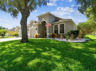 11701 Grove Arcade Dr, Riverview, FL 33569