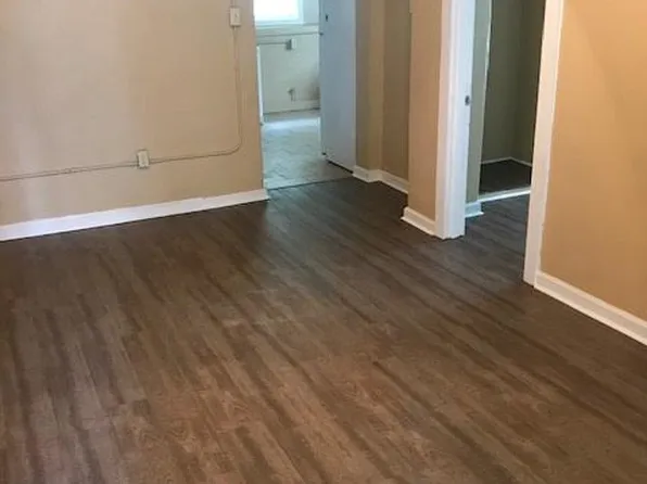 2004 Washington Ave, Conway, AR 72032