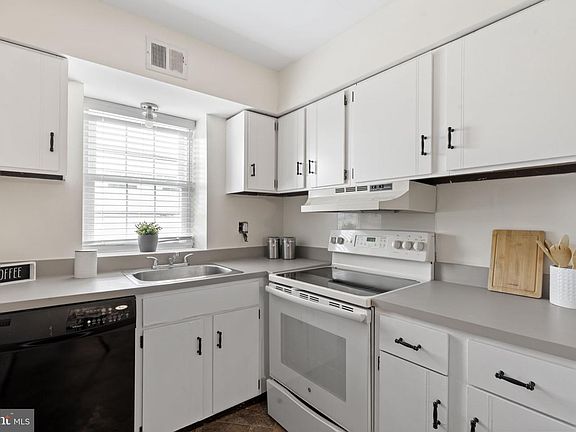 5th image of 814 South Ave APT J6