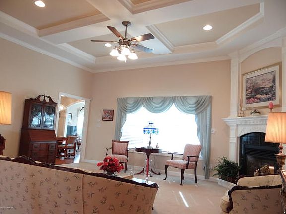 3rd image of 227 Summerhill Dr
