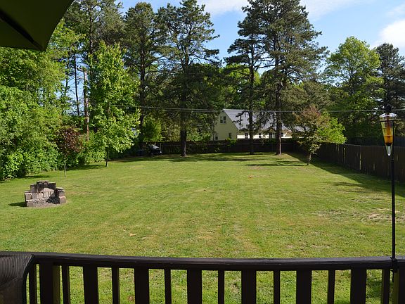 2nd image of 21 Fernwood Rd