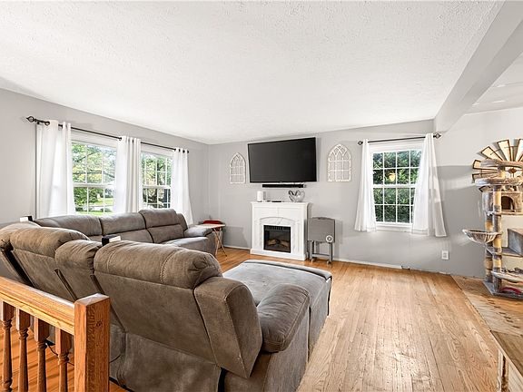 2nd image of 502 El Mar Dr