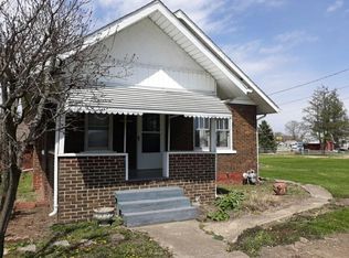 32 W 16th St, Tilton, IL 61833