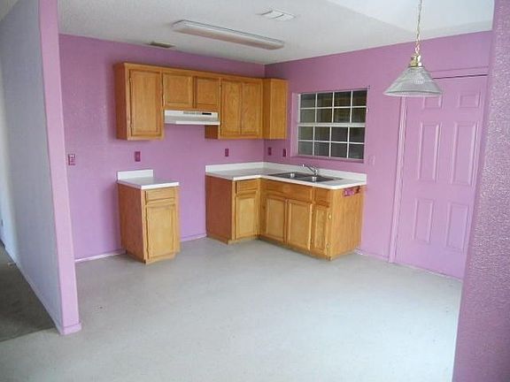 3rd image of 2615 Honolulu Dr