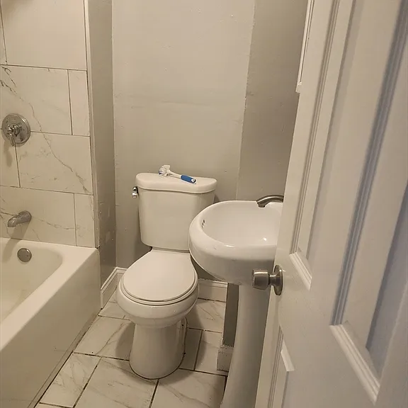 10-12 Michigan Ave #1 — Photo 7
