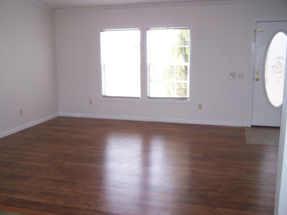 2nd image of 115 Plantation Dr