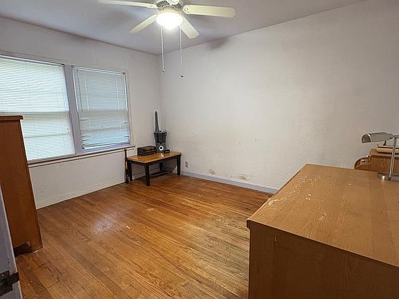 2nd image of 1706 Katy Ave