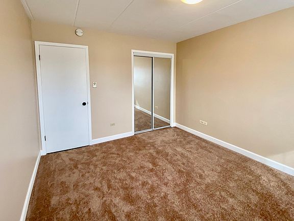 5th image of 4430 W 111th St APT 7
