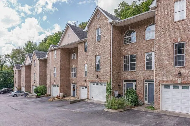 165 Hicks Rd #9