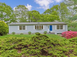 3 Sandy Fox Dr, Mashpee, MA 02649