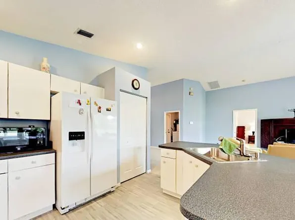 1038 Salmon Isle, Greenacres, FL 33413