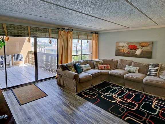 3rd image of 114 E Tarpon St #202