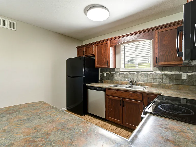 951 Pine Valley Dr #112 — Photo 15