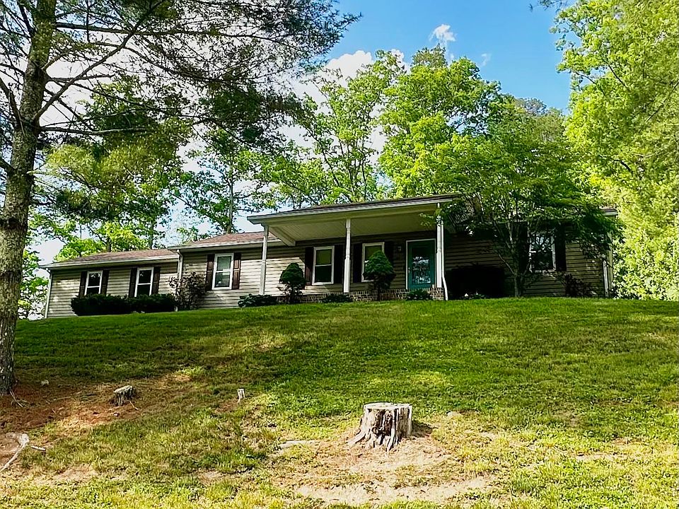 1st image of 19142 Pinehurst Est