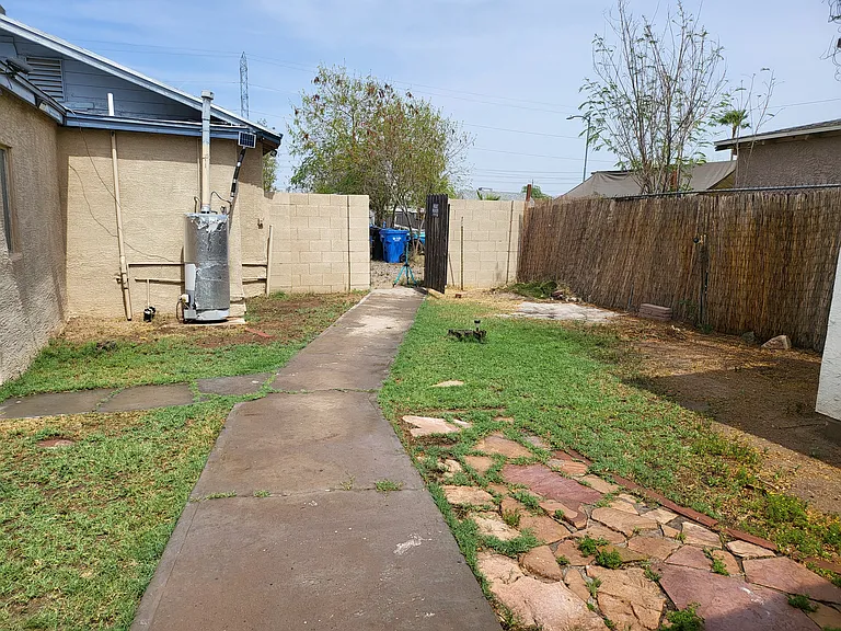 2117 W Hadley St — Photo 80