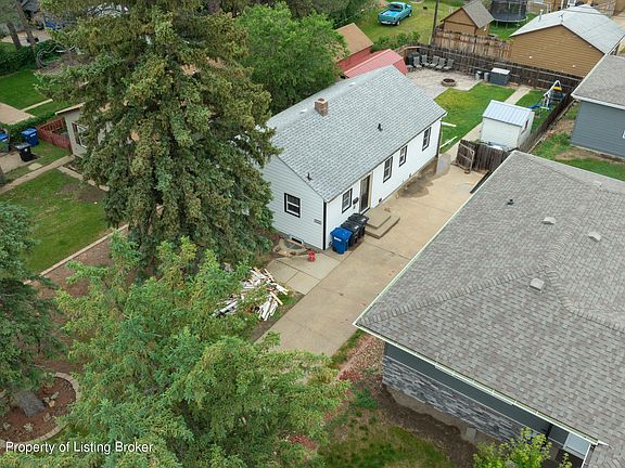 5th image of 633 2nd Ave E