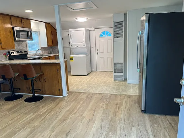 11 Leslie Ave — Photo 10