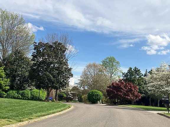 5th image of 5813 Penshurst Ct