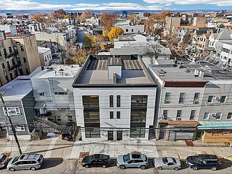 1003 Summit Avenue, #3