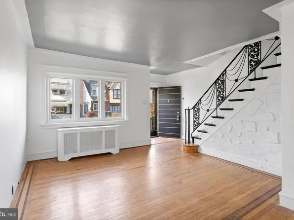 1912 Elston St, Philadelphia, PA 19138