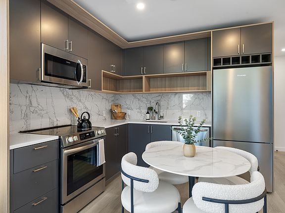 5th image of 72-01 Queens Blvd #1126
