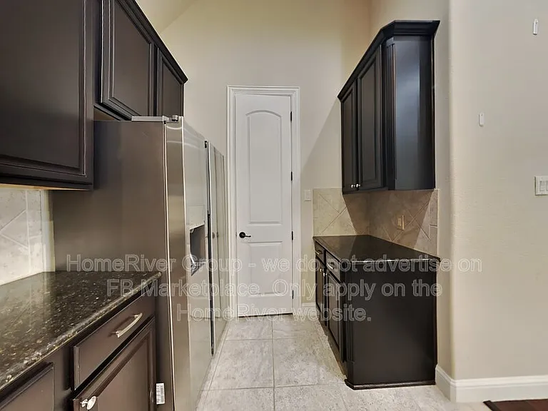 571 Cotley Dr — Photo 6