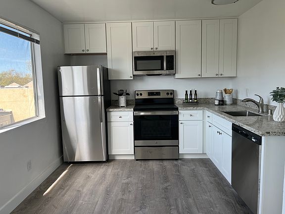 2nd image of 2945 McClure St APT 308