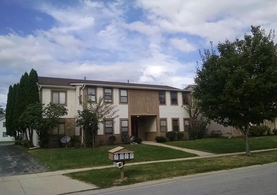 5750 Ryewyck Dr #3