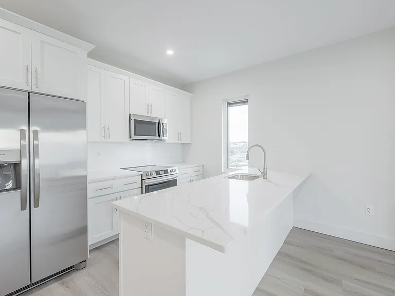 21 Knight St #106 — Photo 1