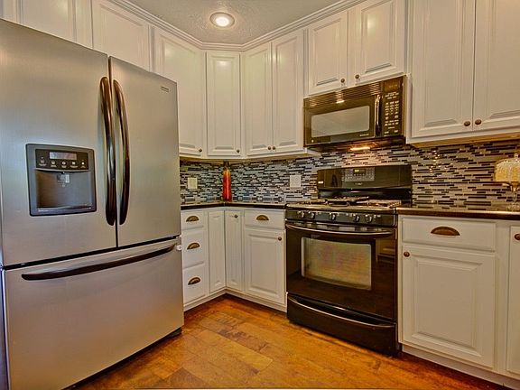 2nd image of 710 W Diana Ave