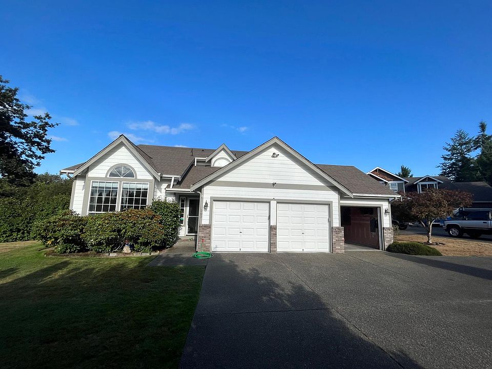 1st image of 207 34th Ave NW
