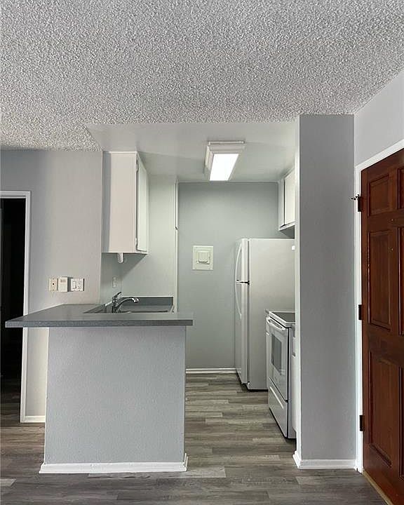 1st image of 18307 Burbank Blvd Unit 125