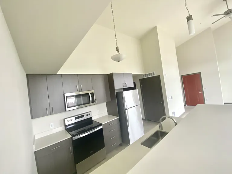 Strawberry Court Apartments — Photo 7