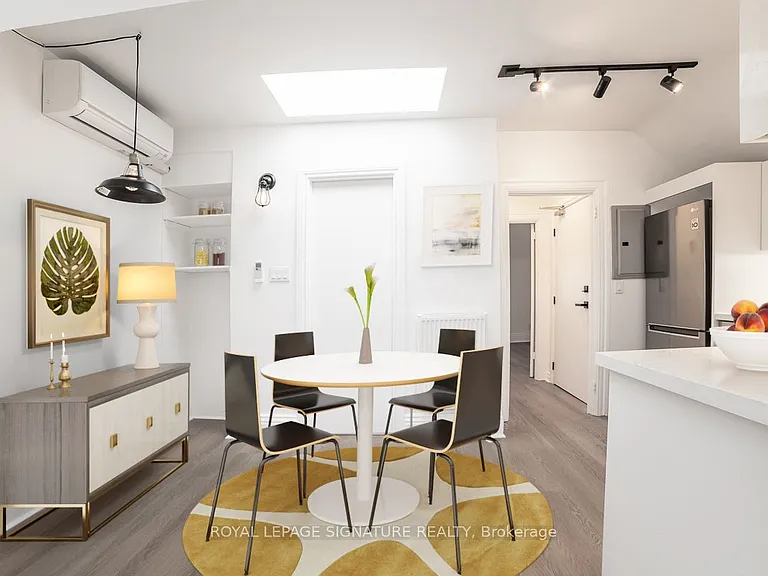 28 Beatrice St #3 — Photo 2