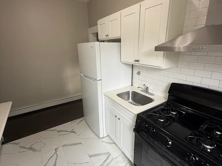 376 Lincoln Ave #1 — Photo 11