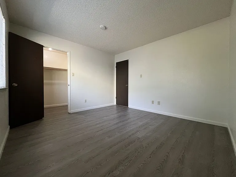 2440 Cochran Rd — Photo 17