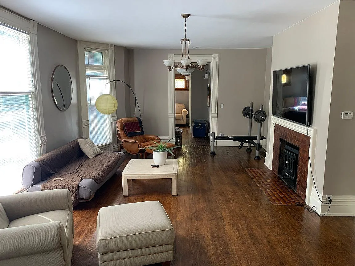 3 bed, 2187 sqft, $2,100 — Photo 3