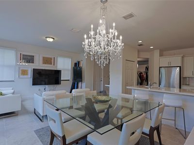 5860 NW 104th Path, Doral, FL, 33178