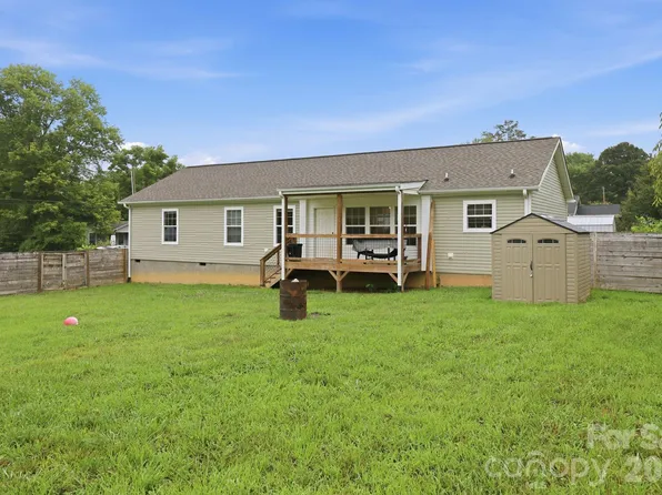 417 Glover St, Hendersonville, NC 28792