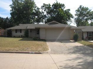320 W Beech Ave, Yukon, OK 73099