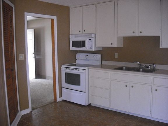 3rd image of 1036 Northwest Ave