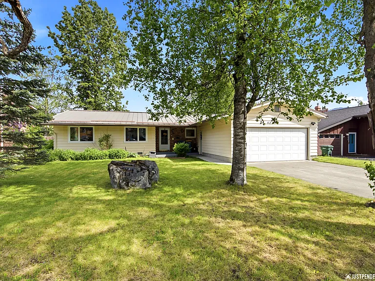 4227 James Dr — Photo 3