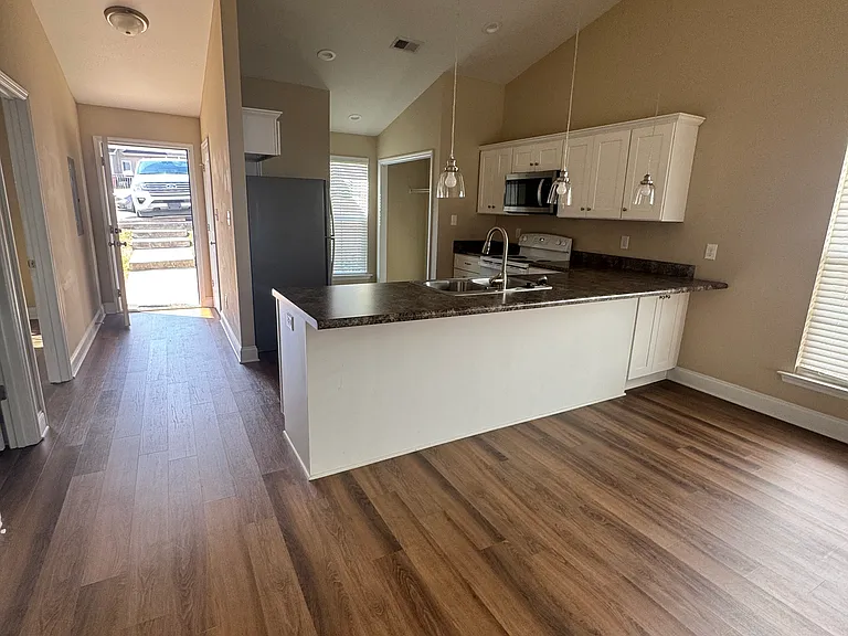 109 Dry Branch Ct — Photo 3