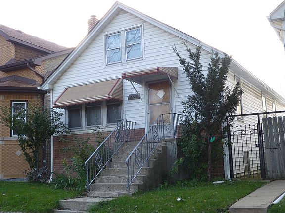 2nd image of 2220 N Mulligan Ave