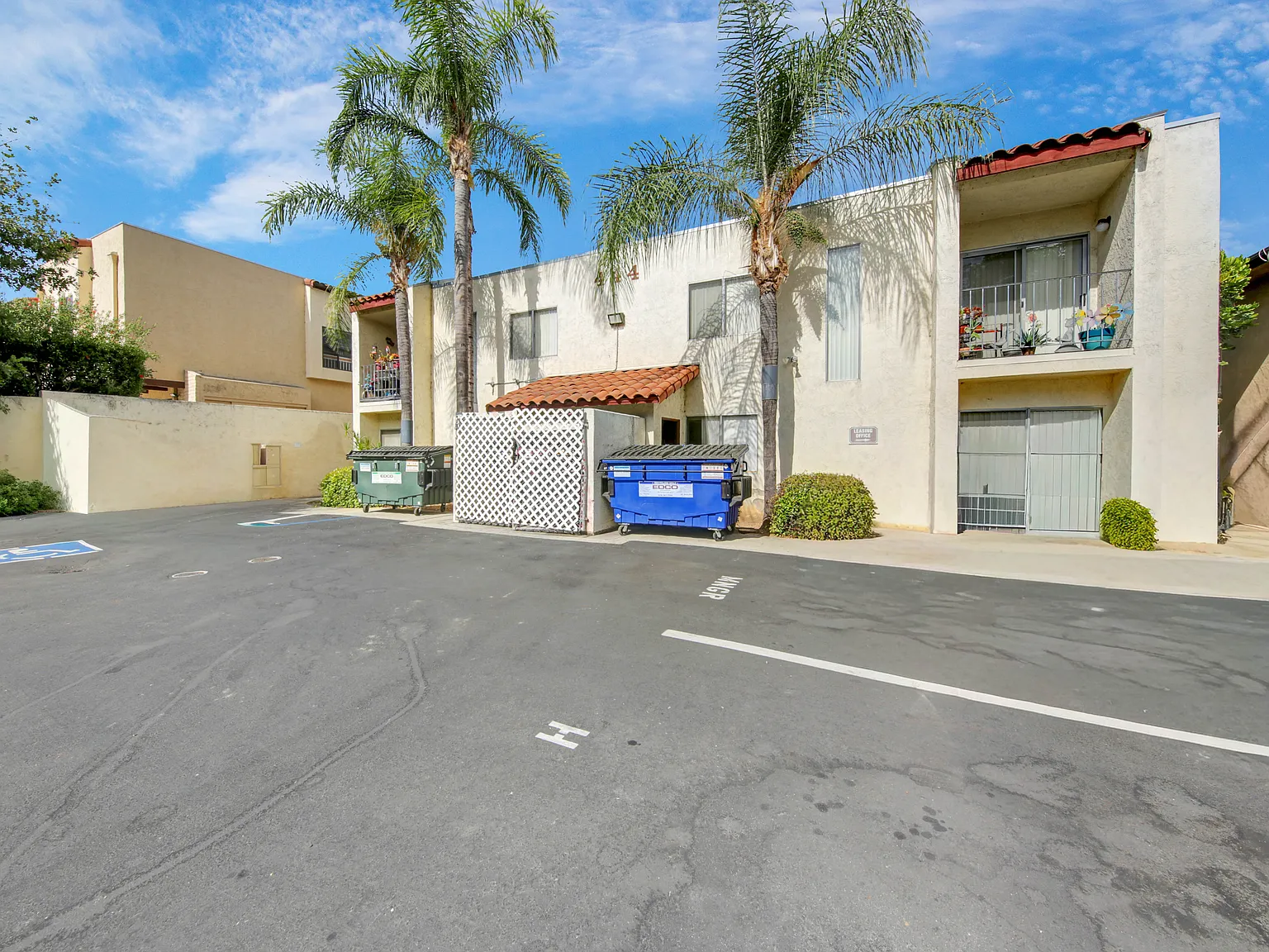 2 bed, 800 sqft, $2,280 — Photo 2