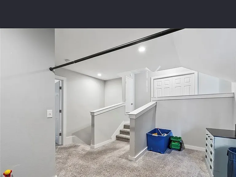2202 S Elm St — Photo 5